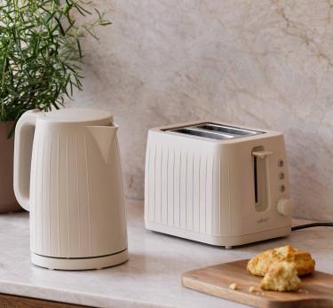 Brødrister og vannkoker