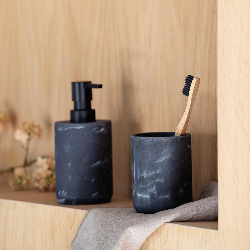 Såpedispense og tannglass