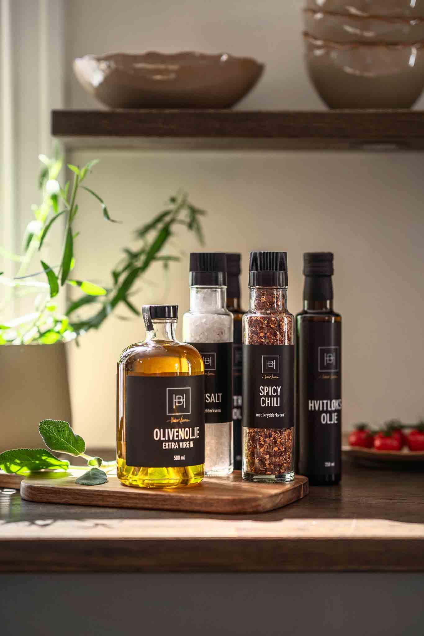 runde fjøler i akasietre og boller