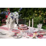 17 mai bånd på bord