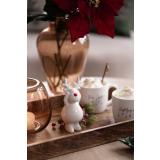 Hjort hvit på lysfat med kopper