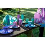 Mummi servise i flere farger brukt til mat