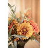 Stilkblomst Dahlia i oppsats i vase