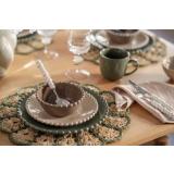 Borddekking med Ebba serviset i grønne og beige toner