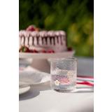 Glass Kamille på bord ute