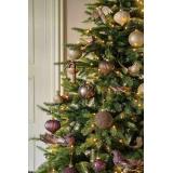 Julekule Rose burgunder i juletre med matchende julekuler