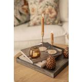 Dekorfigur kongle på lysfat med lysestaker og lysholder glimre