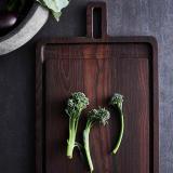 Yami skjærebrett brukt til grønnskaper