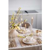 Girlander Forstythia på dekt frokostbord