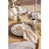 Borddekking med hareservise og kanin serviettring 