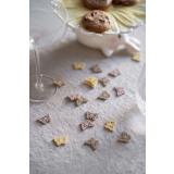 Borddekor sommerfugl på dekt bord