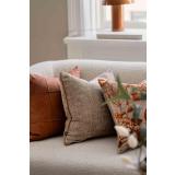 Putekombinasjon i beige og brune farger