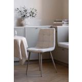 Spisestol Helle ved bord på kjøkken