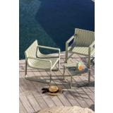 Utemøbler sett med 2 stoler og et bord