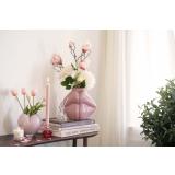 Vase lips og hjerte på konsollbord med romduft blomst og lysestake lips