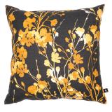 Sort putetrekk med gule stilkblomster