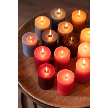 sort kubbelys sammen med andre kubbelys på lysfat