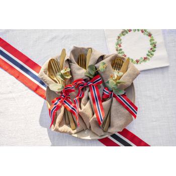 satengbånd knytt rundt serviett 