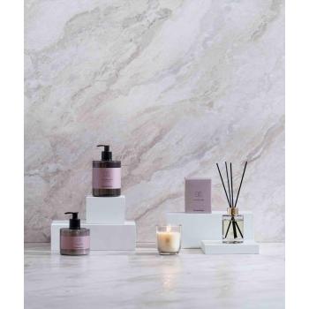 Violet bouquet serien duftpinner, lys, håndkrem og håndsåpe