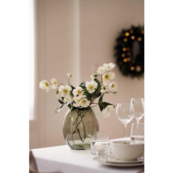 Vase Ninni grønn på spisebord