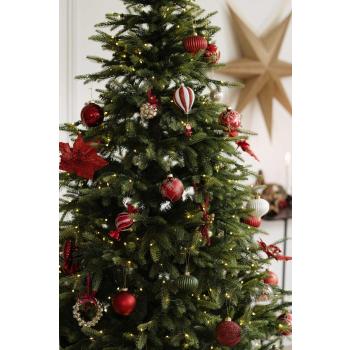 juletre med rød kuler