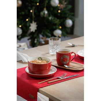 Løper Tuva rød på dekket bord