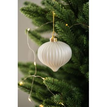 Julekule dråpe rille hvit hengende på juletre