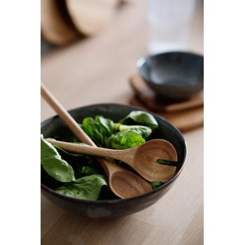 salatbolle iben i grønn-blå keramikk med salatbestikk