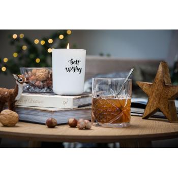 duftlys sammen med juledrikk i francine kopp