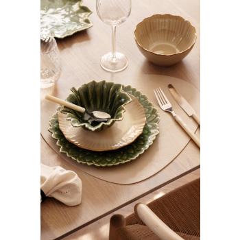 Skål Bloom på oppdekket bord