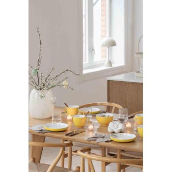 Telysholder egg klar på dekt påskebord