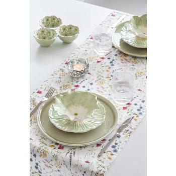 Flora servise på spisebord