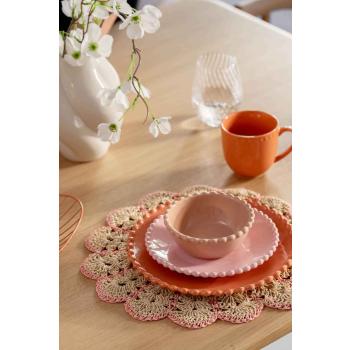 Borddekking med Ebba servise i rosa og oransje toner
