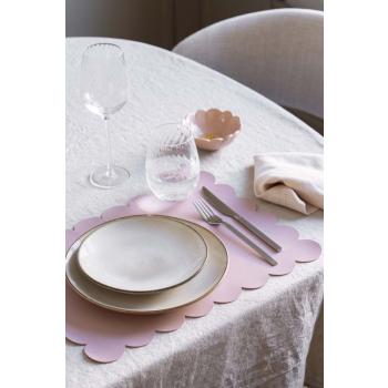 Dekkebrikke Scallop dekt med servise iben