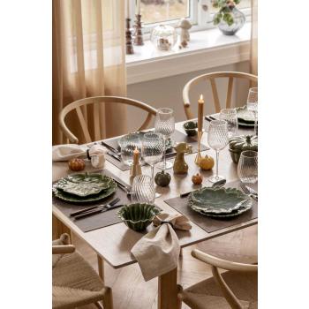 borddekking med servise maple og leaves