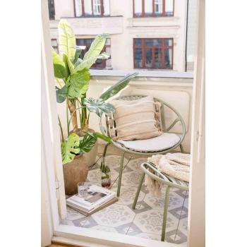 Utestol med fotskammel