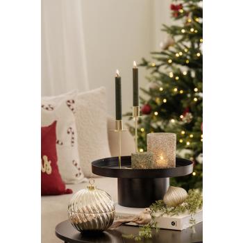 Lysfat Quinn med julepynt