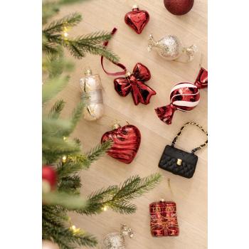 Juletrepynt hjerte med annen juletrepynt