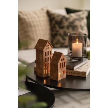 Kanelhus i to størrelser med lyslykt signe