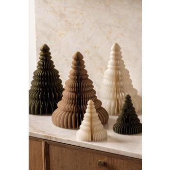 Papirtre i to størrelser og tre farger på kjøkkenbenk