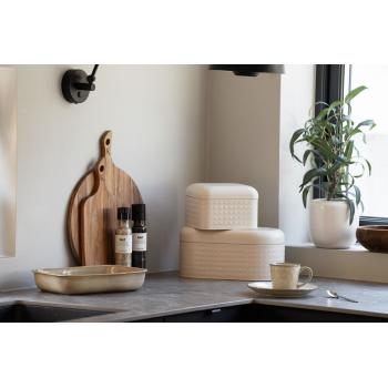 Knekkebrødboks Ivo på kjøkkenbenk