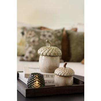 krukke nøtt i to størrelser på lysfat med lysholder kongle