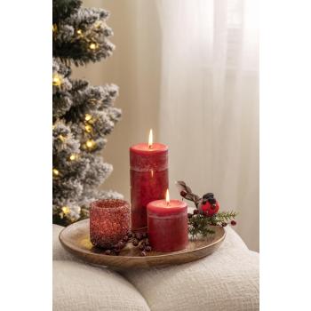 Lysfat med kubbelys, telysholder og dompap på klype