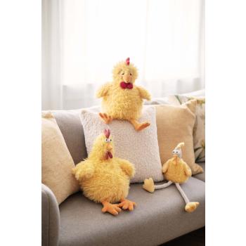 Påskehøne Hans i sofa med påskehøner