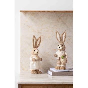 Hare natur jente og gutt på kjøkkenbenk