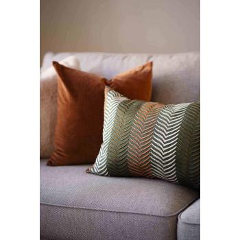 Putetrekk Dolores Caramel i sofa med matchende pute