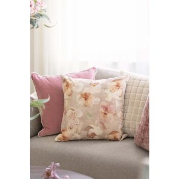 Velur puter og faux fur pute i kombinasjon i sofakrok