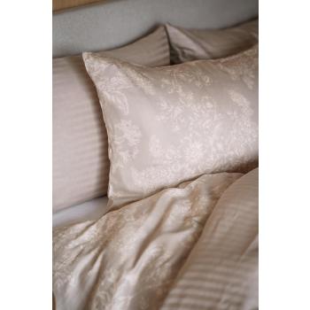 Sengesett Amalia og Adele Sateng beige i seng