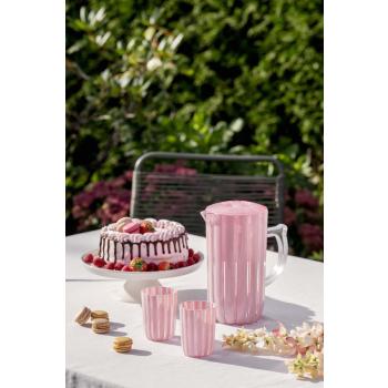 Servering ute med kake og drikke