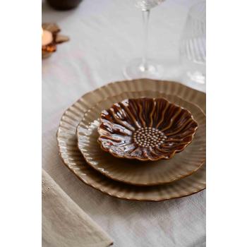 Tallerken Bloom på spisebord 